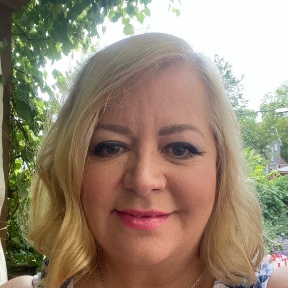 Meet your Posher, Theresa - Picture 1 of 1